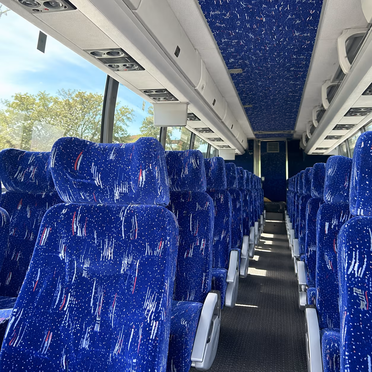 charter buses for lake forest youth group events and overnight retreats