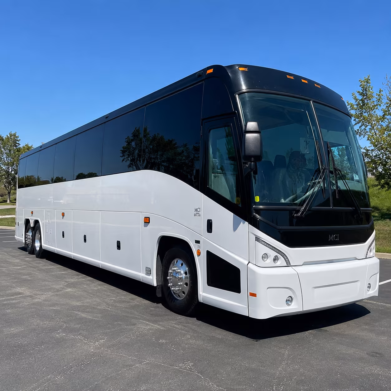 charter buses to fivepoint amphitheatre shows from lake forest