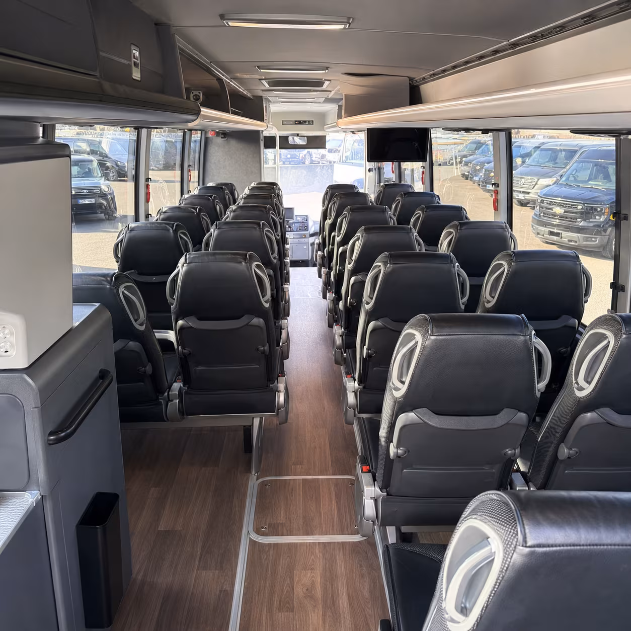 charter buses to sofi stadium for rams and chargers games from lake forest