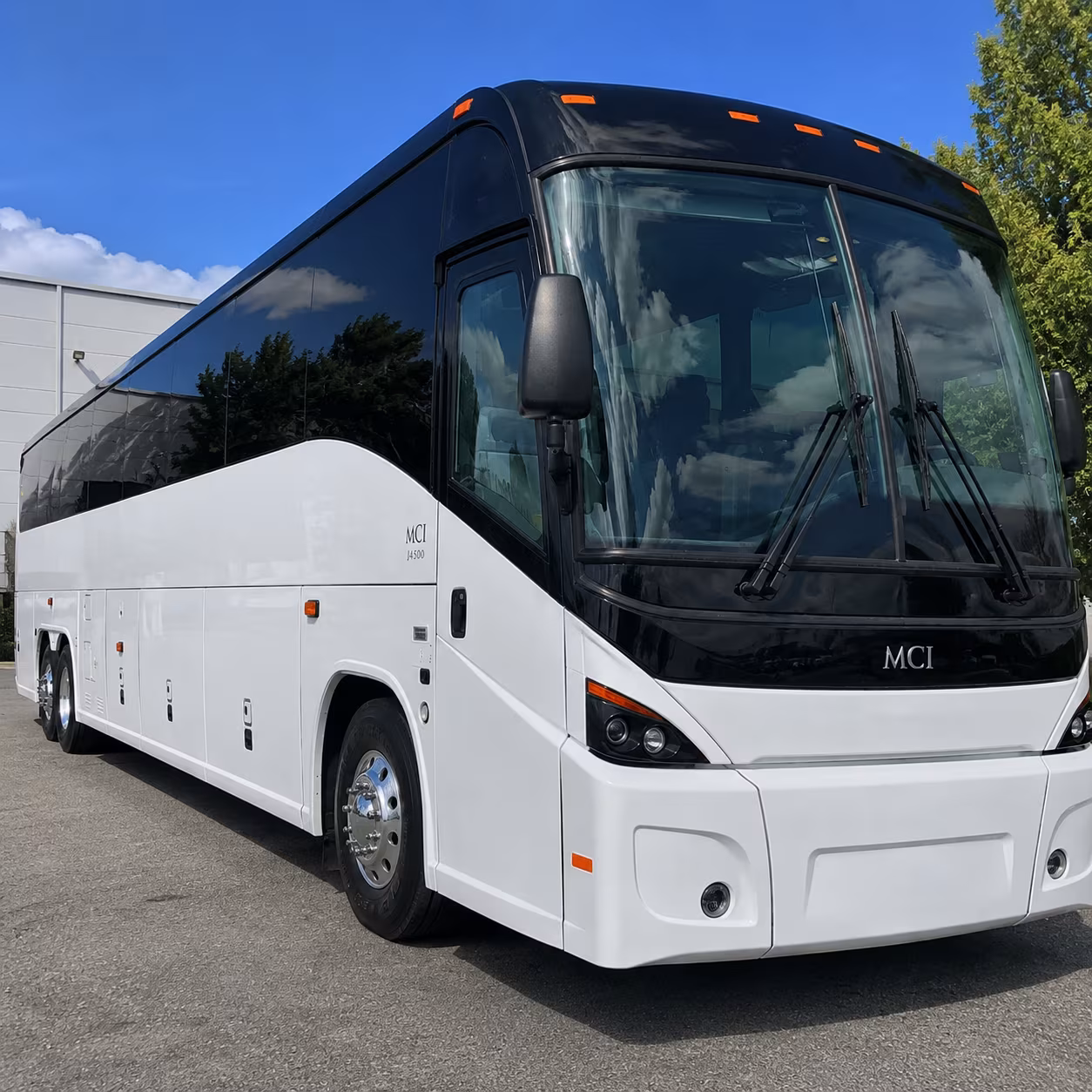 corporate and group charter buses from lake forest for multi day business travel