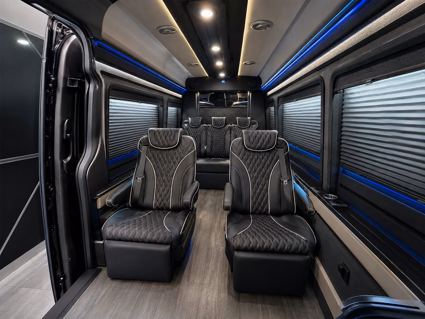 corporate group airport shuttles for lake forest business travelers