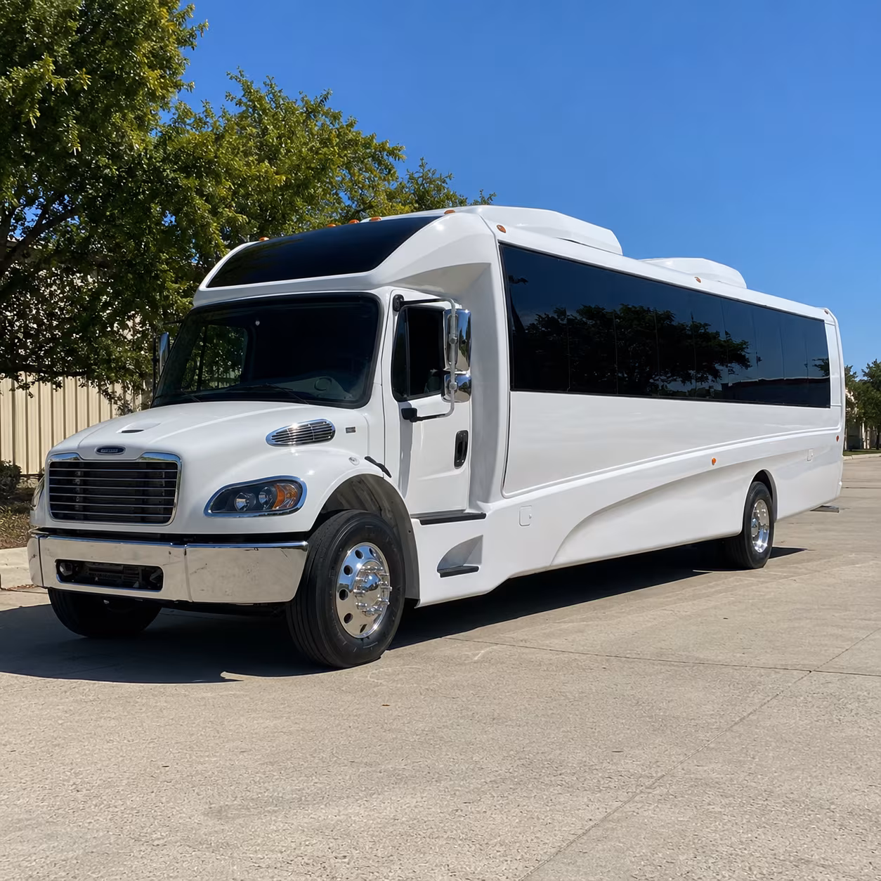 lake forest 35 passenger minibus