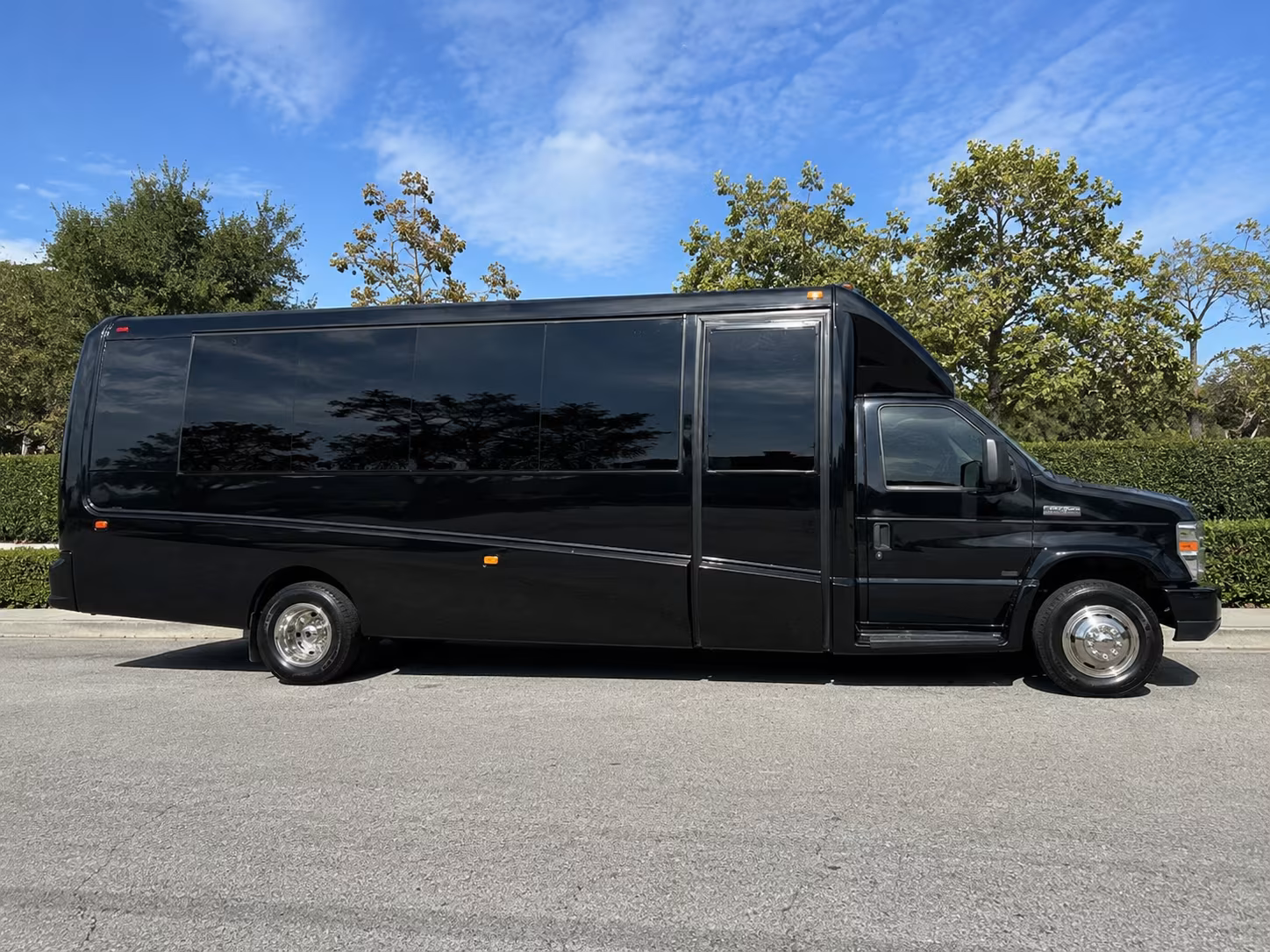 shuttle buses to anaheim concerts and honda center events